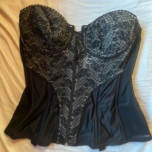 Elegant Vintage 60s Black Lace Corset